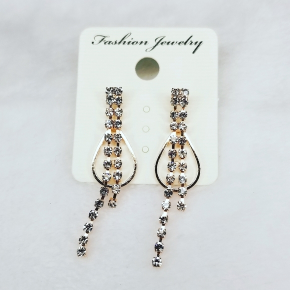 5 for $15 earrings - Picture 4 of 8